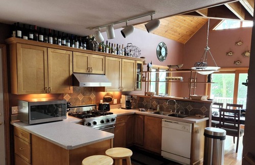 Coldwater House | Lake House Rental Pontoon Optional