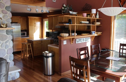 Coldwater House | Lake House Rental - VB Pontoon Optional