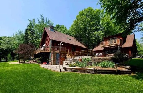 Stratford House | Lake House Retreat on Eau Pleine Flowage