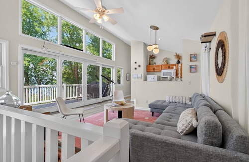 Rushville House | Lake House-Sunset Views-HOT TUB-Couples Retreat