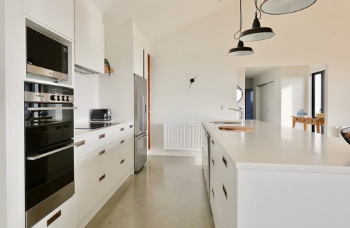 Te Anau Cottage | Lake House - Te Anau Holiday Home
