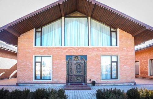 Uzbekistan House | Lake House