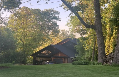 Greenwood House | Lake house with all the amenities, sauna, steam showers, heated floors, Josh AI,