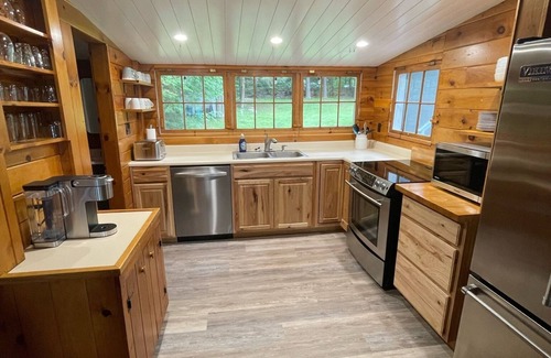 West Alton House | Lake house with beach access (newly renovated)