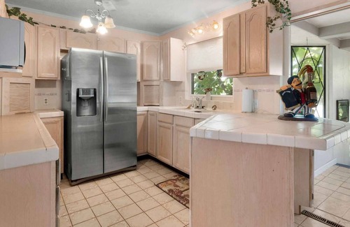 Protem House | Lake house with Dock access right out back. Beautiful lake views. Great fishing.