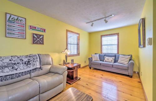 Byrdstown House | Lake House with Hot Tub and Fire Pit - 1 Mi to Marina!