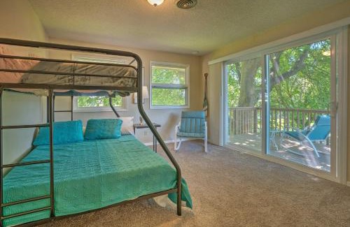 Moses Lake House | Lake House with Hot Tub - 1 Mi to Surf n Slide