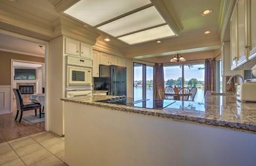 Moses Lake House | Lake House with Hot Tub - 1 Mi to Surf n Slide