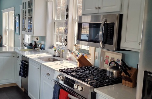 Cuba Cottage | Lake house with lots of room. Additional charge for large groups.