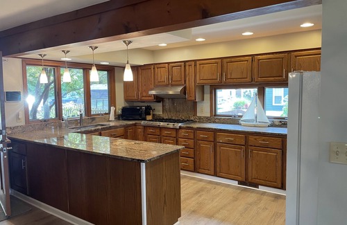 Millersport House | Lake House with Spectacular Sunsets & Boat Dock