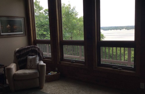 Crofton House | Lake house with spectacular lake view