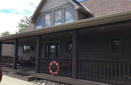 Crofton House | Lake house with spectacular lake view