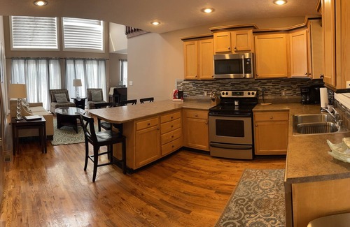 Somerset House | Lake House with stunning view of Lake Cumberland