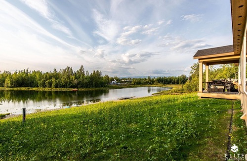 Big Lake House | Lake house with stunning sunsets!