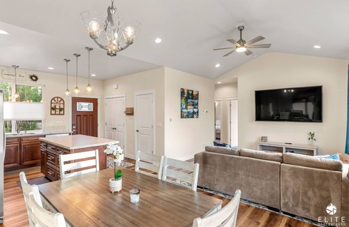 Big Lake House | Lake house with stunning sunsets!