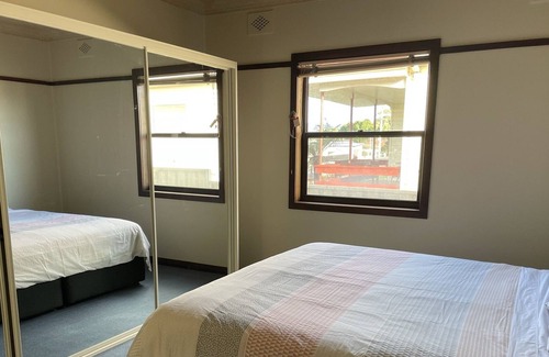 Lake Heights House | Lake house within minutes to beaches and shopping