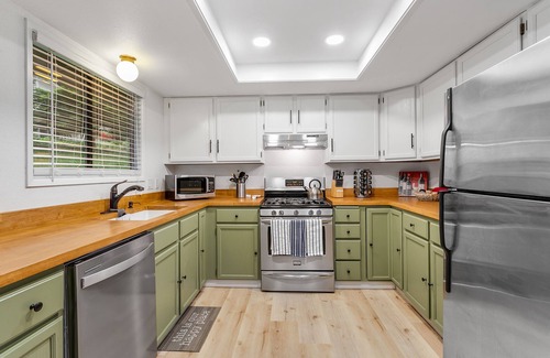 Sudden Valley House | Lake in front - Golf in the back - Great rental