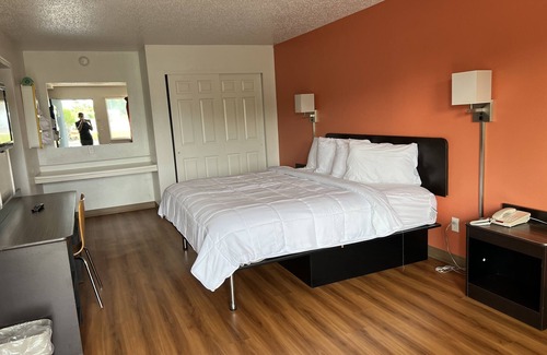 Buckeye Lake Hotel | LAKE INN