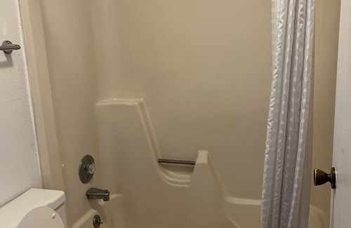 Buckeye Lake Hotel | LAKE INN