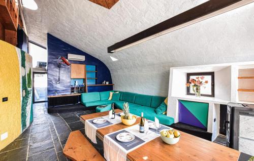 Costa Volpino Apartment | Lake Iseo Lovely Apartament
