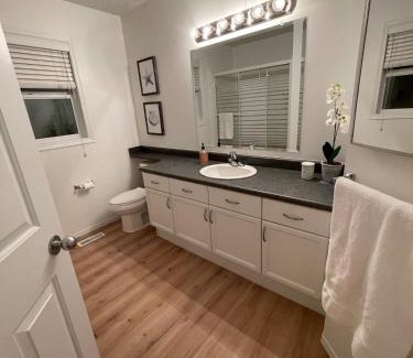 Silver Sands House | Lake Isle Lakehouse - Private Beach - Ice Fishing