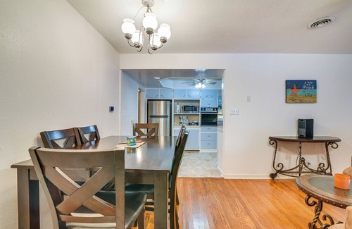 Lake Jackson House | Lake Jackson Home w/Yard, 14 Mi to Beaches!