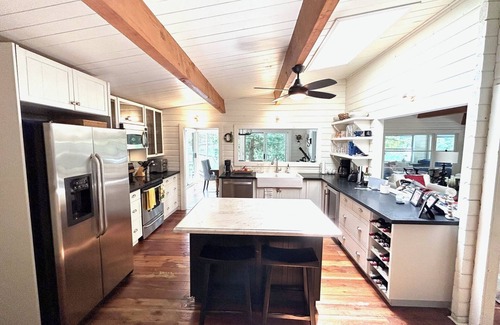 Seguin Cottage | Lake Joseph Muskoka - 3BR+ Waterfront Cottage