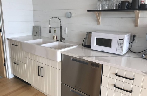 Muskoka Lakes Cottage | Lake Joseph: Private Island Bay – Cottage and Boathouse