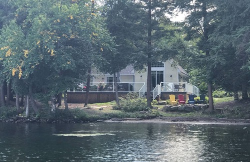 Muskoka Lakes Cottage | Lake Joseph Retreat
