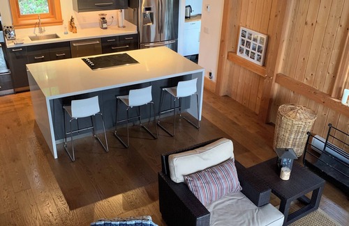 Seguin Cottage | Lake Joseph Retreat