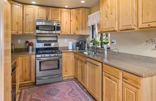 Easton Cabin | Lake Kachess area family cabin, pet friendly, beautiful views.