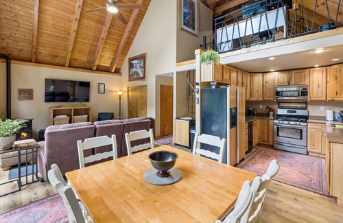 Easton Cabin | Lake Kachess area family cabin, pet friendly, beautiful views.