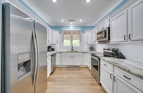 Salem Condo | Lake Keowee Condo: Resort Pools & Lake Access!