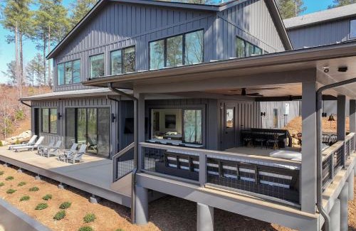 Six Mile House | Lake Keowee House