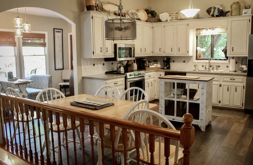 Gainesville House | Lake Lanier Getaway in North GA Mountains- Warm Weather Fun, Ready When You Are!