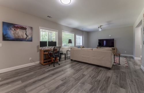 Dawsonville House | Lake Lanier Hideaway: Modern Private Retreat with Stunning views.