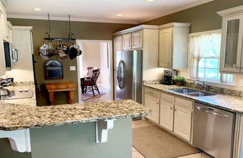 Buford House | "Lake Lanier Islands House Rental"