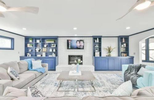 Flowery Branch Ski Chalet | Lake Lanier, Lakefront, Boating, Hot Tube, Games, Luxury, Family, Friends, Hiking, Fishing and Birdwatching