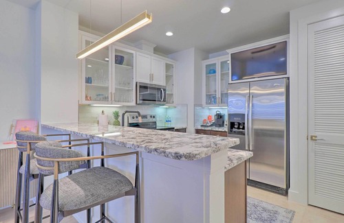 Horseshoe Bay Condo | Lake LBJ Condo w/Balcony & Shared Boat Docks