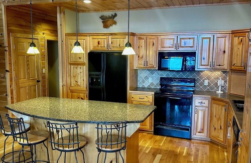 Hayward Cabin | Lake LCO in Hayward, level southwest facing lake lot, 4 bedroom cabin