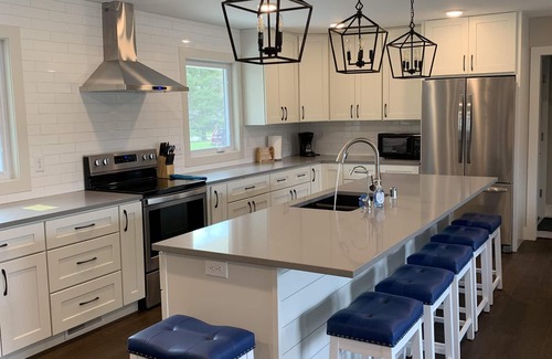 Alexandria House | Lake Le Homme Dieu Family Getaway @ Crestwood Lodge.
