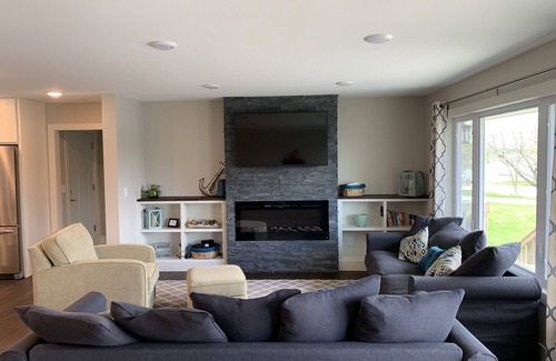 Alexandria House | Lake Le Homme Dieu Family Getaway @ Crestwood Lodge.
