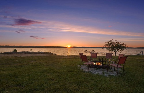 Traverse City Cottage | Lake Leelanau Cottage with Stunning Sun Set Views. 10 Miles from TC!