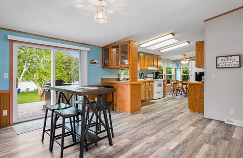 Lake Leelanau House | Lake Leelanau Sandy Beachfront Swimming