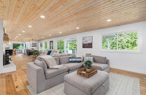 Pacific City House | Lake Legacy Estate