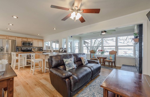 Frisco House | Lake Lewisville Lakefront Home Frisco, Texas - WaterfrontRentalsLakeLewisville
