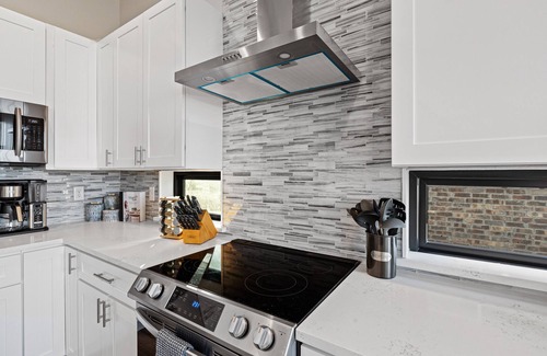 The Colony House | Lake Lewisville Luxury Lakefront Home, 3 BR 3 BTH, Sleep Up to 8