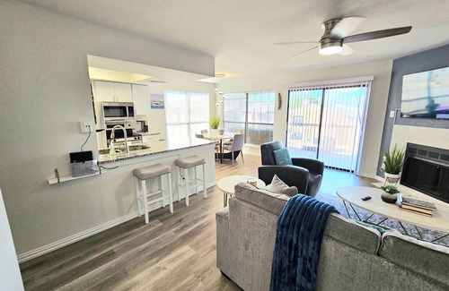Garland Condo | Lake life 1-bedroom,1-bath condo in peaceful Garland TX