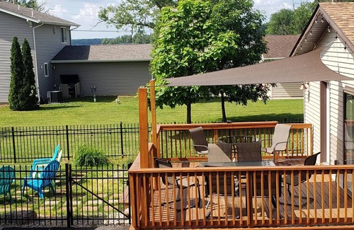 Cedar Lake House | LAKE LIFE #1 W/LAKE ACCESS,PRIVATE BEACH & ENJOY SUNSETS AT THE BACKYARD FIREPIT