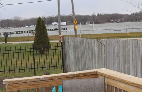 Cedar Lake House | LAKE LIFE #1 W/LAKE ACCESS,PRIVATE BEACH & ENJOY SUNSETS AT THE BACKYARD FIREPIT